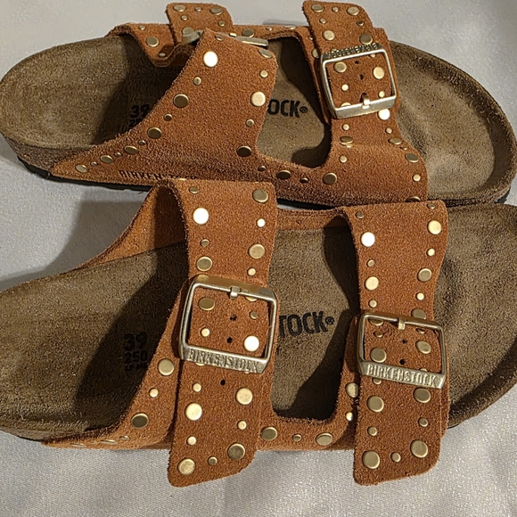 BIRKENSTOK Women’s Birkenstock Arizona rivet sandal in dark rust  SIZE 39 - Picture 1 of 6